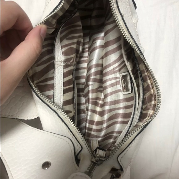 GUESS handbag - Picture 4 of 4